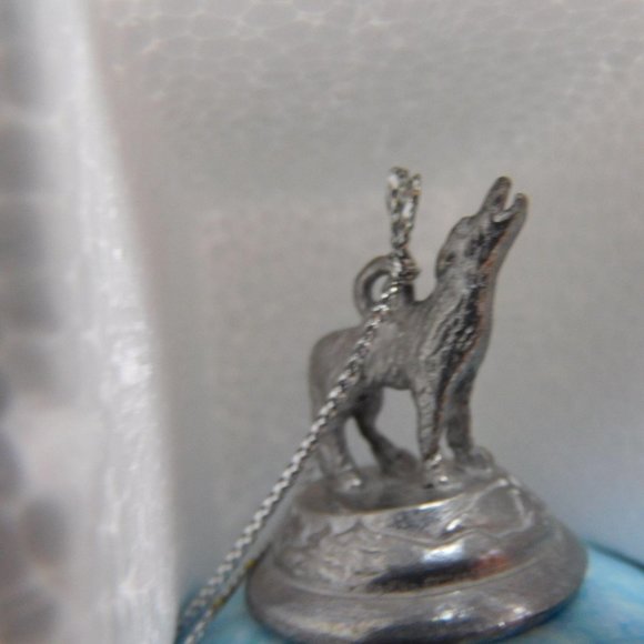 Bradford Exchange 2 Christmas Ornaments Moon Shadows Moonlit Phantom Wolves - Picture 8 of 8